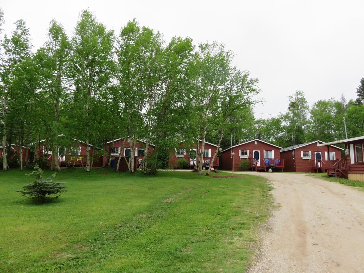 Lush'S Cottages Cormack Buitenkant foto