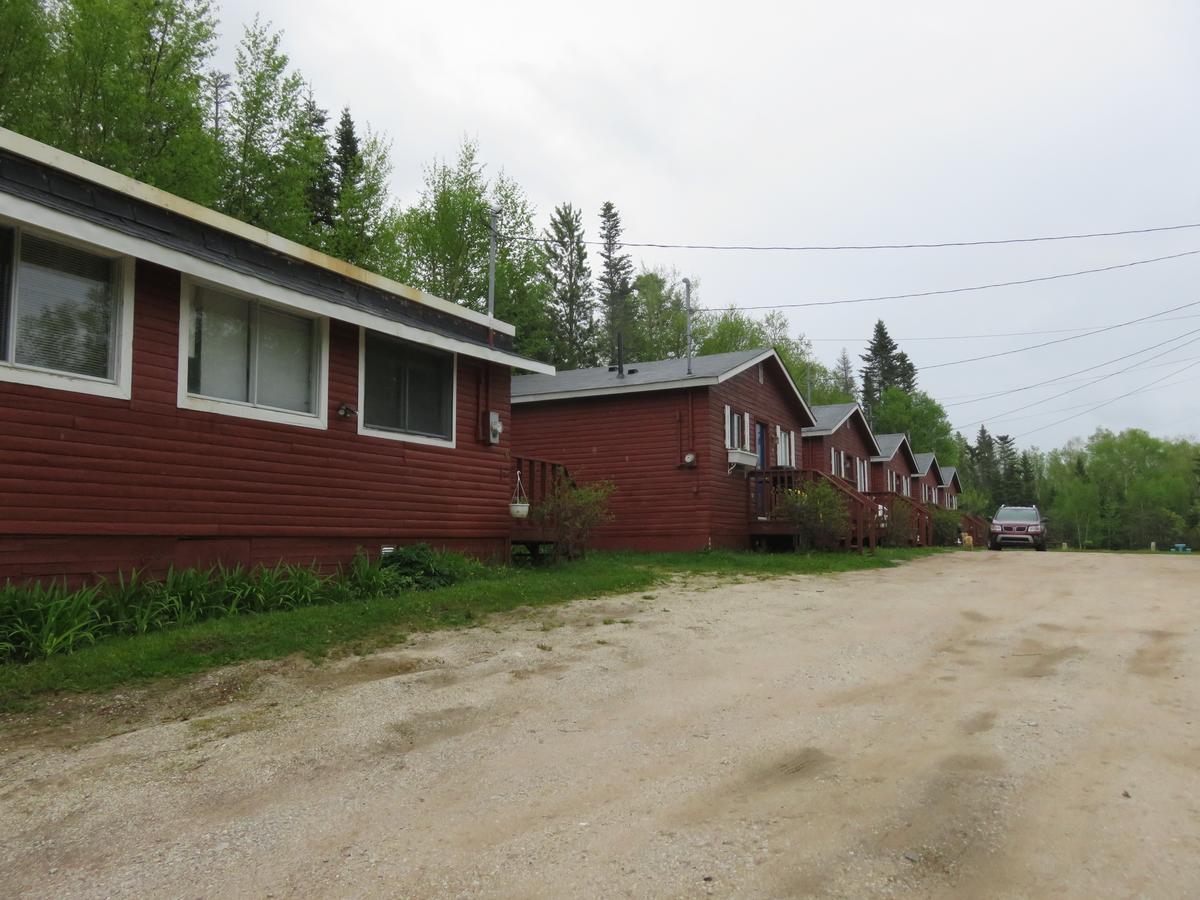 Lush'S Cottages Cormack Buitenkant foto